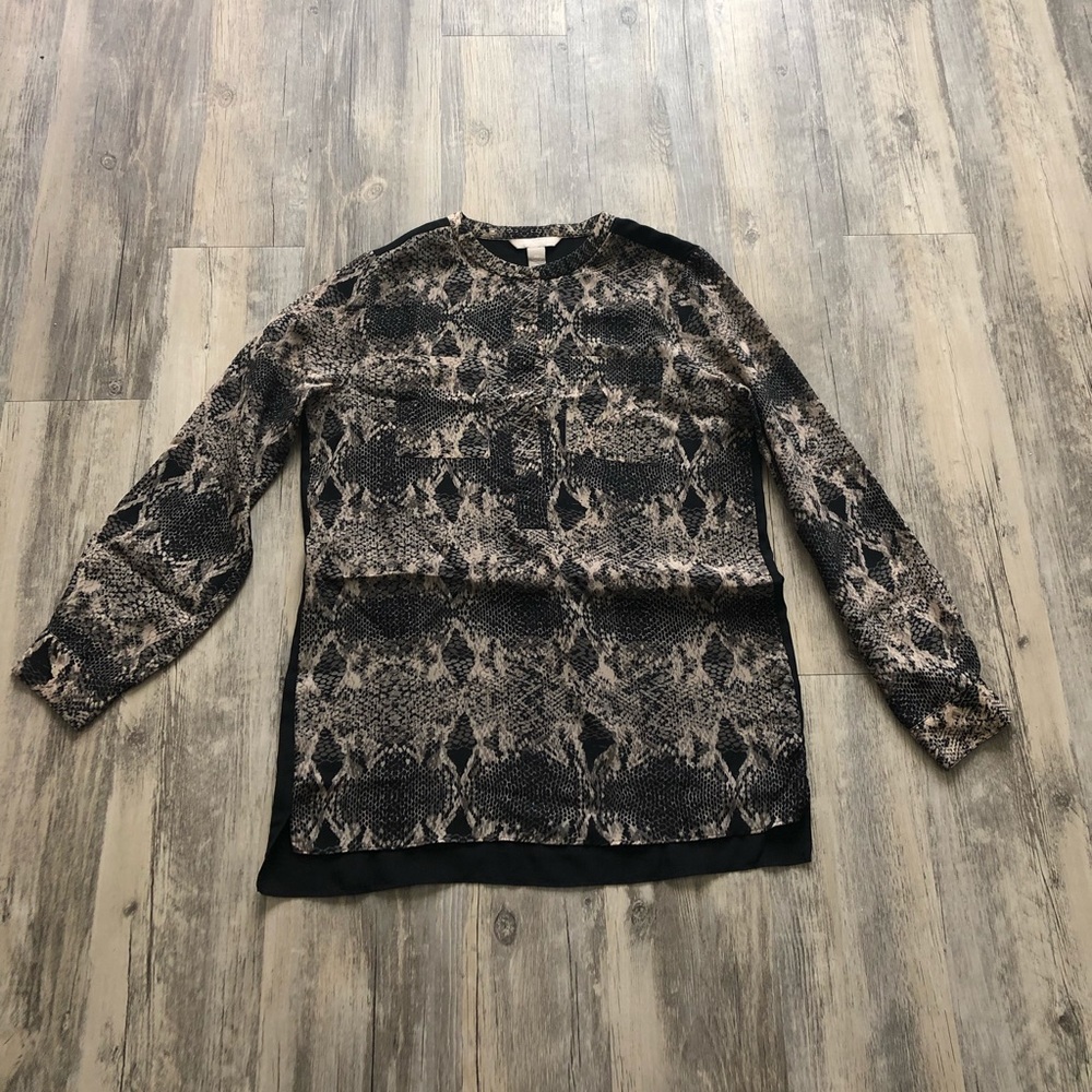 Banana Republic Patterned Long Sleeve Blouse